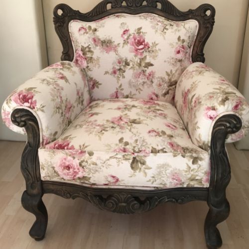 Sillón restaurado motivos florales